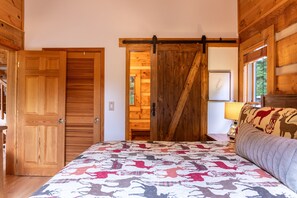 Cabin, Multiple Beds, Hot Tub, Mountain View (MountainTime) | 3 bedrooms, individually decorated, individually furnished, bed sheets - MountainTime (Vilas)