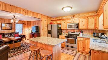 Rumah, Beberapa Tempat Tidur, patio, pemandangan gunung (River Roost) | Dapur pribadi | Mesin pembuat kopi/teh