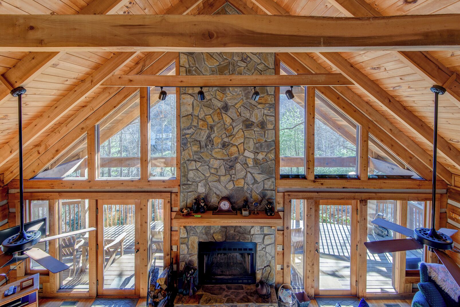 Cabin, Multiple Beds, Patio, Mountain View (Fox's Lair) | Interior