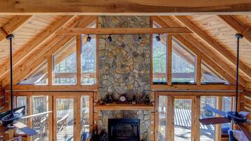 Cabin, Multiple Beds, Patio, Mountain View (Fox's Lair) | Interior