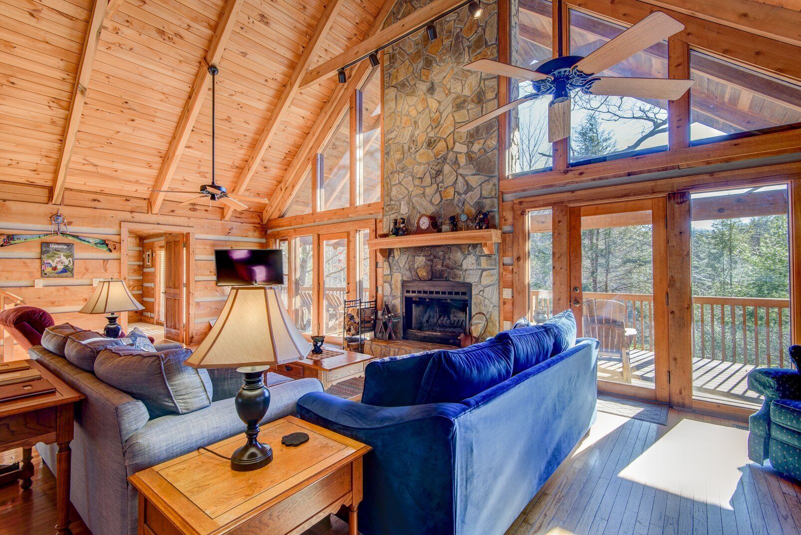 Cabin, nhiều giường, sân hiên, quang cảnh núi (Fox's Lair) | Khu phòng khách