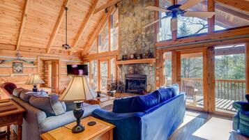 Cabin, Multiple Beds, Patio, Mountain View (Fox's Lair) | Living area