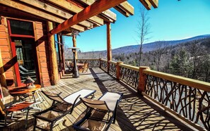 Outdoor dining - Copperleaf at Eagles Nest (Banner Elk)