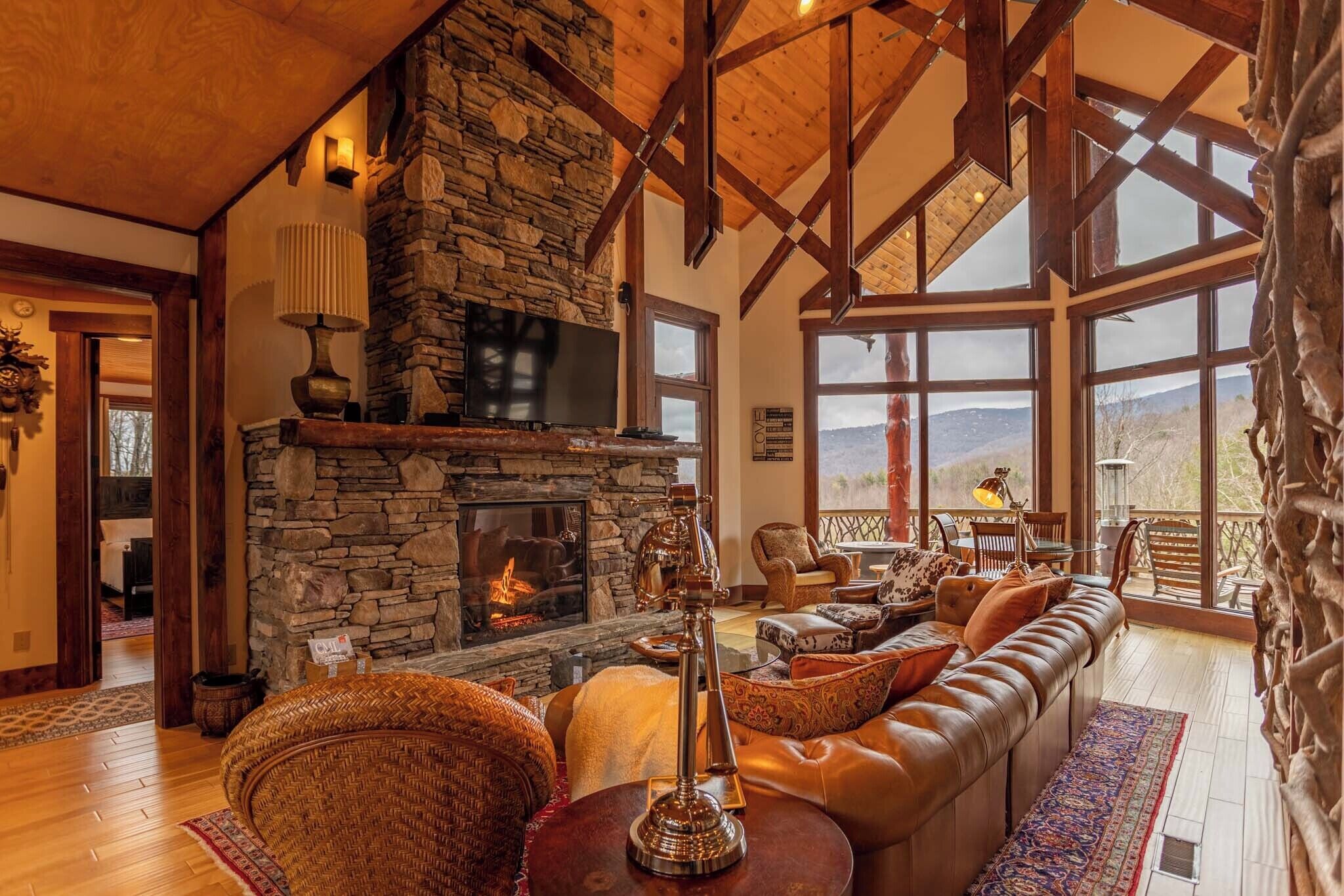 House, Multiple Beds, Hot Tub, Mountain View (Copperleaf at Eagles Nest) | Living area | Fireplace