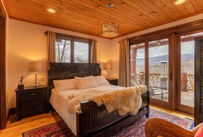 1 bedroom, individually decorated, individually furnished, bed sheets