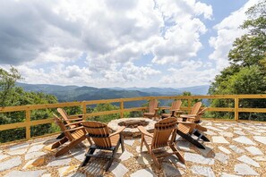 Terrace/patio - Majestic View Hideaway at Eagles Nest (Banner Elk)