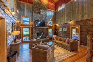 Casa, letti multipli, idromassaggio, vista montagna (River Mill Lodge) | Interni