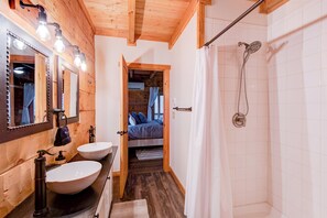 Cabin, Multiple Beds, Patio, Mountain View (Beaver Rock Lodge) | Bathroom | Designer toiletries, towels, toilet paper - Beaver Rock Lodge (Elk Park)