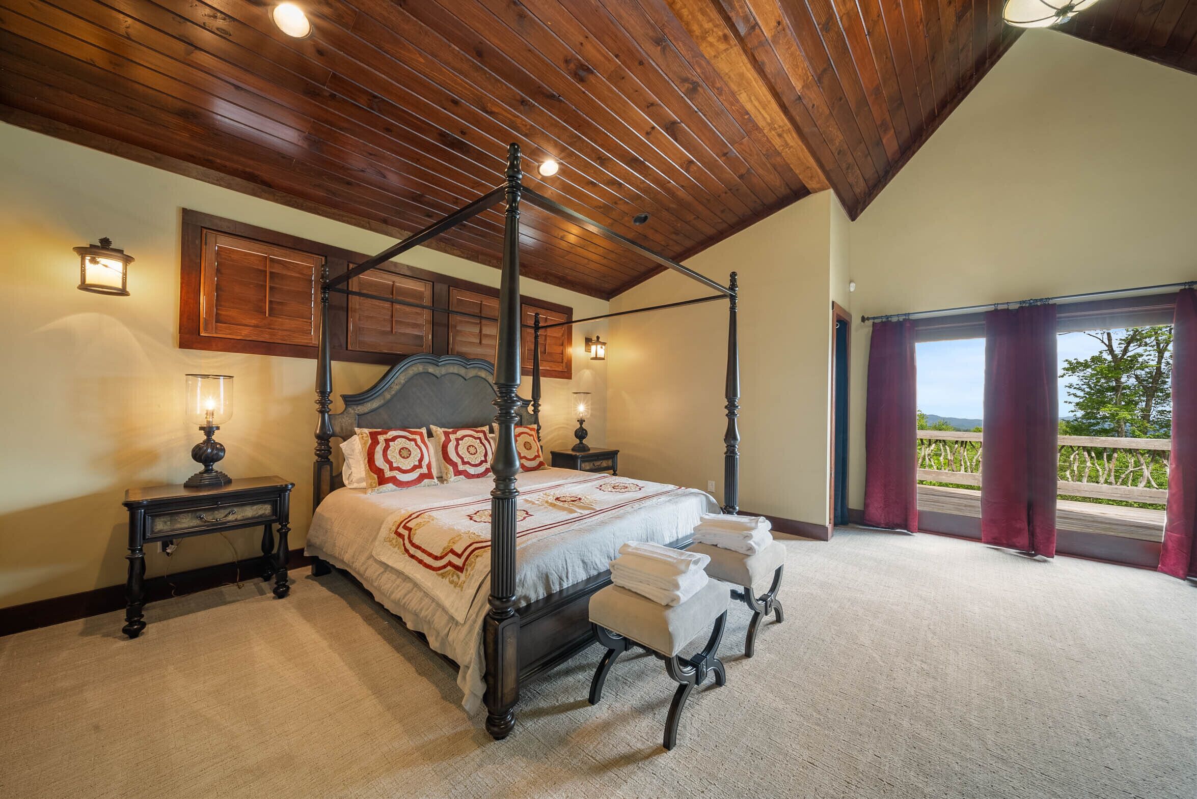 House, Multiple Beds, Patio, Mountain View (Overlook at Wilderness Trail) | 4 bedrooms, individually decorated, individually furnished, desk