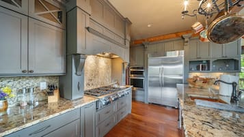 House, Multiple Beds, Patio, Mountain View (Overlook at Wilderness Trail) | Private kitchen | Fridge, microwave, oven, stovetop