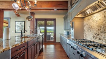 House, Multiple Beds, Patio, Mountain View (Overlook at Wilderness Trail) | Private kitchen | Fridge, microwave, oven, stovetop