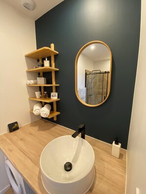 Hårtørrer, håndklæder, Sæbe, Shampoo