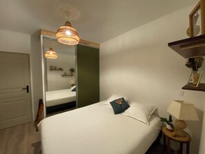 1 bedroom, travel crib, WiFi, bed sheets - Cozy apartment in culoz (Culoz-Béon)