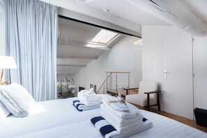 5 chambres, coffres-forts dans les chambres, fer et planche Ă repasser