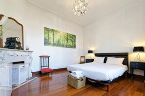 2 Schlafzimmer, Schreibtisch, Bügeleisen/Bügelbrett, kostenloses WLAN