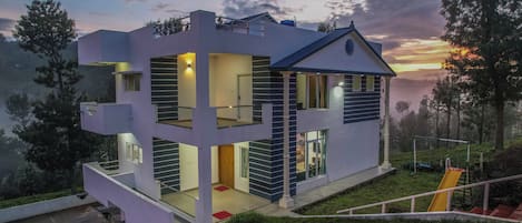 Villa Luxe, vue montagne | 4 chambres, Wi-Fi gratuit, draps fournis