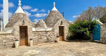 Maison Avec Piscine à Ostuni Entourée de Vignobles et de Trulli