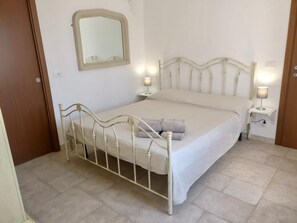 2 Schlafzimmer, Reisekinderbett, kostenloses WLAN, Bettwäsche