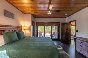 Cabin, Multiple Beds, Hot Tub, Mountain View (Beagles Rest at Eagles Nest) | 4 bedrooms, individually decorated, individually furnished, bed sheets - Beagles Rest at Eagles Nest (Banner Elk)