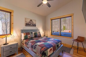 Cabin, Multiple Beds, Hot Tub, Mountain View (Buddys Cabin at Eagles Nest) - Buddys Cabin at Eagles Nest (Elk Park)