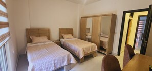4 bedrooms, iron/ironing board, WiFi, bed sheets - ساحة الشهداء، نزلة صيدون، صيدا (Sidon)