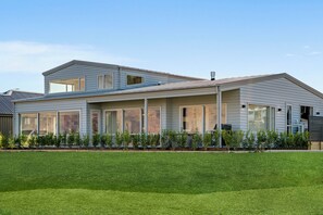 Exterior - Clearview Vista - Wanaka Holiday Home (Wanaka)