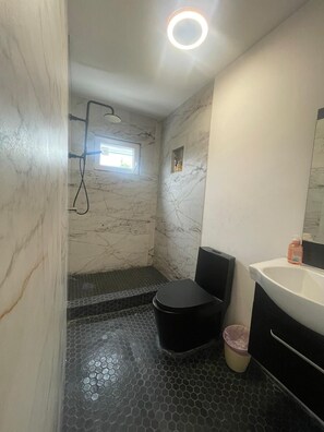 Shower, hair dryer, towels, soap - Italian modern and private house with amazing panoramic view  (Carolina)