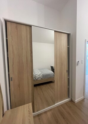 2 soverom, strykejern/-brett, wi-fi og sengetøy