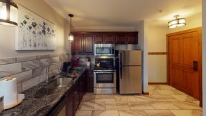Fridge, microwave, oven, dishwasher - Opulent 2BR in Allegheny overlooks the village! by RedAwning (Snowshoe)