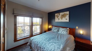 2 bedrooms, WiFi, bed sheets - Opulent 2BR in Allegheny overlooks the village! by RedAwning (Snowshoe)