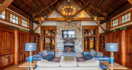 Stylish room at Allegheny Springs - sleeps 4! by RedAwning
