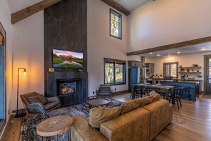 House, Multiple Beds, Hot Tub, Mountain View (Teddy Bear's Retreat at Eagles Nest) | Interior - Teddy Bear's Retreat at Eagles Nest (Banner Elk)