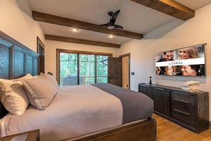 3 bedrooms, individually decorated, individually furnished, bed sheets - Teddy Bear's Retreat at Eagles Nest (Banner Elk)