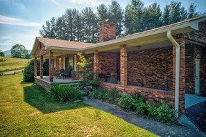 Exterior - Bluebird Hill (Banner Elk)