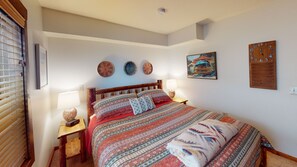 2 bedrooms, WiFi, bed sheets