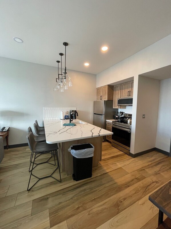 Fridge, microwave, oven, dishwasher - Inviting 2BR Expedition Station Unit by RedAwning (Snowshoe)