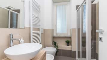 Appart'hĂŽtel, balcon, vue colline | Salle de bain
