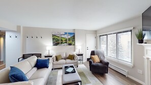 TV - Vibrant 2BR Escape at Silvercreek - sleeps 12! by RedAwning (Snowshoe)