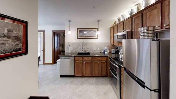 Fridge, microwave, oven, dishwasher - Beautiful 2BR in Allegheny - sleeps 6! by RedAwning (Snowshoe)