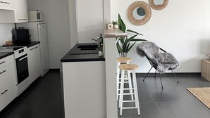 Kaffetrakter/tekoker, kjøleskap, mikrobølgeovn og ovn