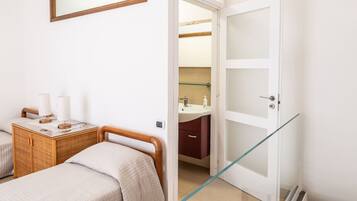 1 Schlafzimmer, Schreibtisch, Bügeleisen/Bügelbrett, WLAN