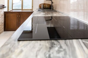 Fridge, oven, stovetop, coffee/tea maker - Casa Frida - Roccagloriosa (Roccagloriosa)