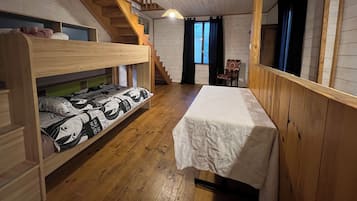 4 bedrooms, desk, iron/ironing board, travel cot