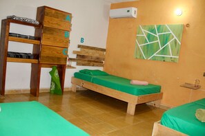 Basic Shared Dormitory, Women only | Free WiFi, bed sheets - Casa Samay Cozumel (Cozumel)