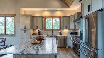 House, Multiple Beds, Hot Tub, Mountain View (Livin' Lodge at Eagles Nest) | Private kitchen | Coffee/tea maker