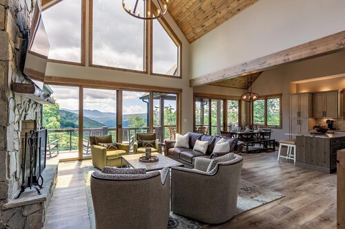 Livin' Lodge at Eagles Nest