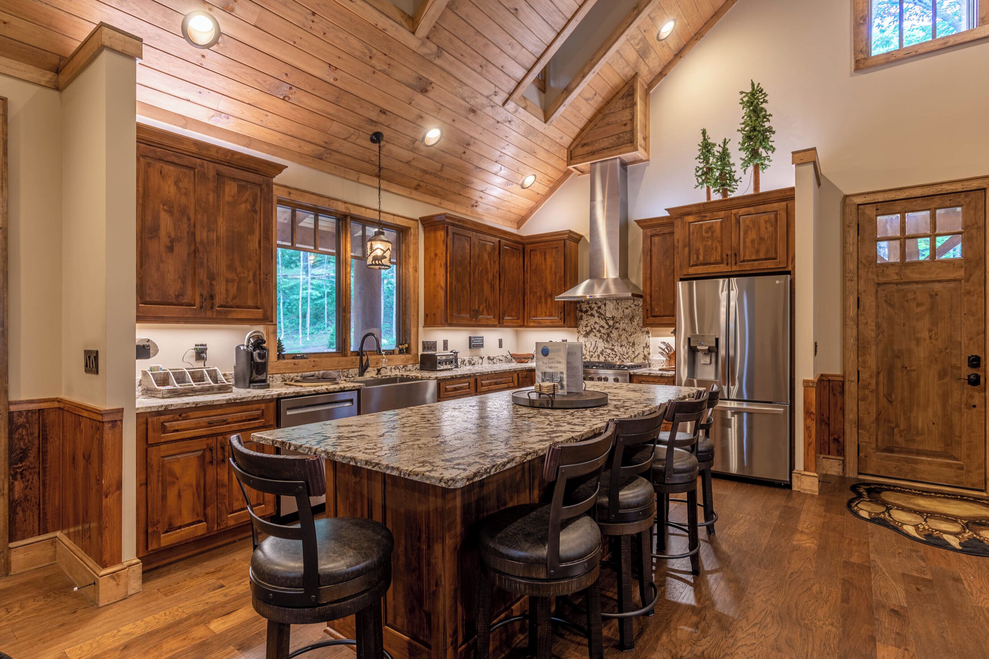 House, Multiple Beds, Hot Tub, Mountain View (Bear Creek Cabin at Eagles Nest) | Private kitchen | Coffee/tea maker