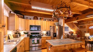 Cabin, Multiple Beds, Hot Tub, Mountain View (Country Life) | Private kitchen | Coffee/tea maker - Country Life (Vilas)