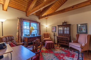 キャビン ベッド (複数台) スパ浴槽 マウンテンビュー (Journeys End at Valle Crucis) | 内装