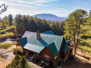 Exterior - Whiskey River by The New (Jefferson)